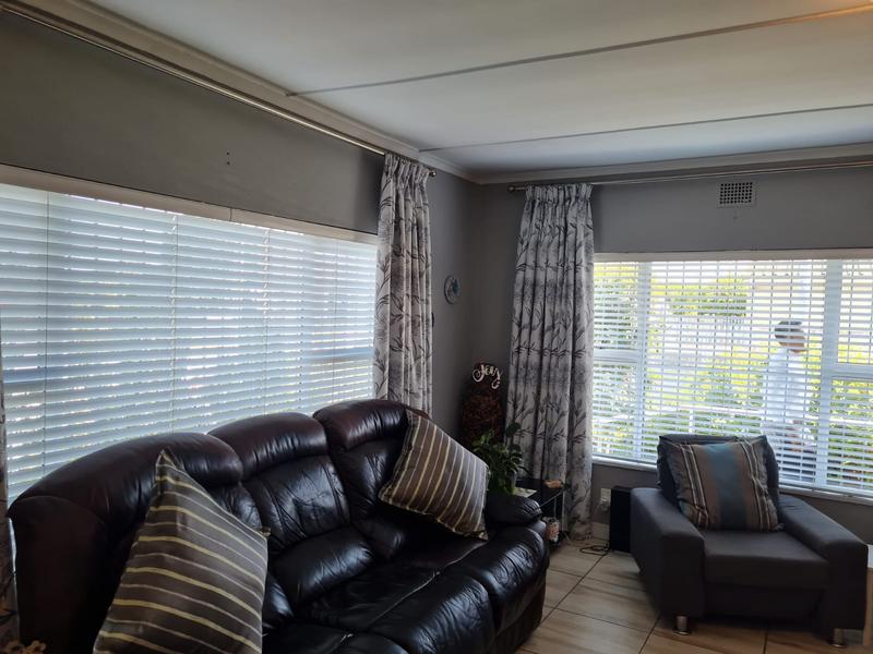 4 Bedroom Property for Sale in Goodwood Central Western Cape